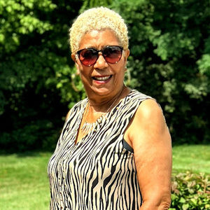 Meet your Posher, Rowena